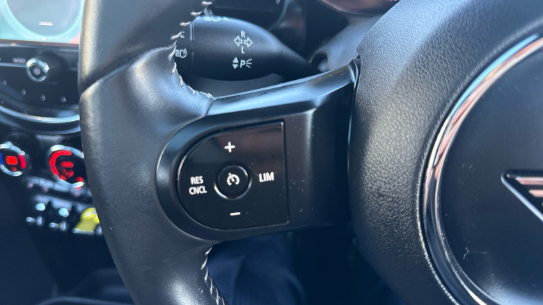 MINI Hatchback 135kW Cooper S Level 3 33kWh 3dr Auto Electric Hatchback